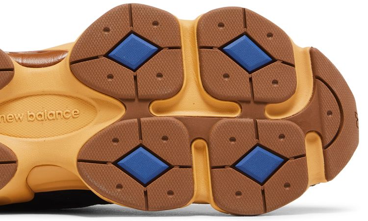 New Balance 9060 Noir Royal Gum