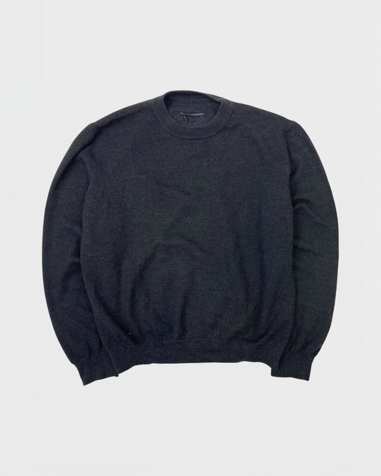 Louis Vuitton pull uniform