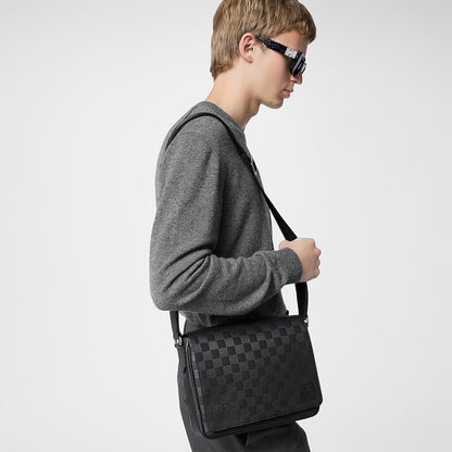 Sac messager Louis Vuitton en cuir Damier Infini noir