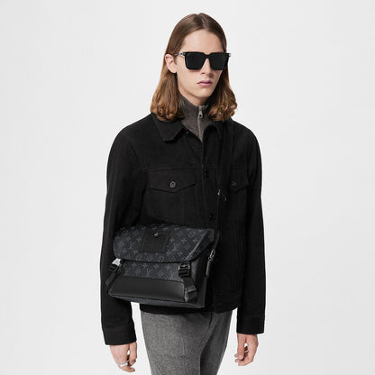 Louis Vuitton Messenger MM – Monogram Eclipse