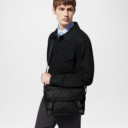 Louis Vuitton Outdoor Messenger – Monogram Empreinte Noir`