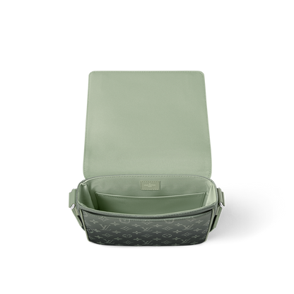 Sac messager Louis Vuitton en toile Monogram Eclipse dégradée vert (vert sauge / kaki)