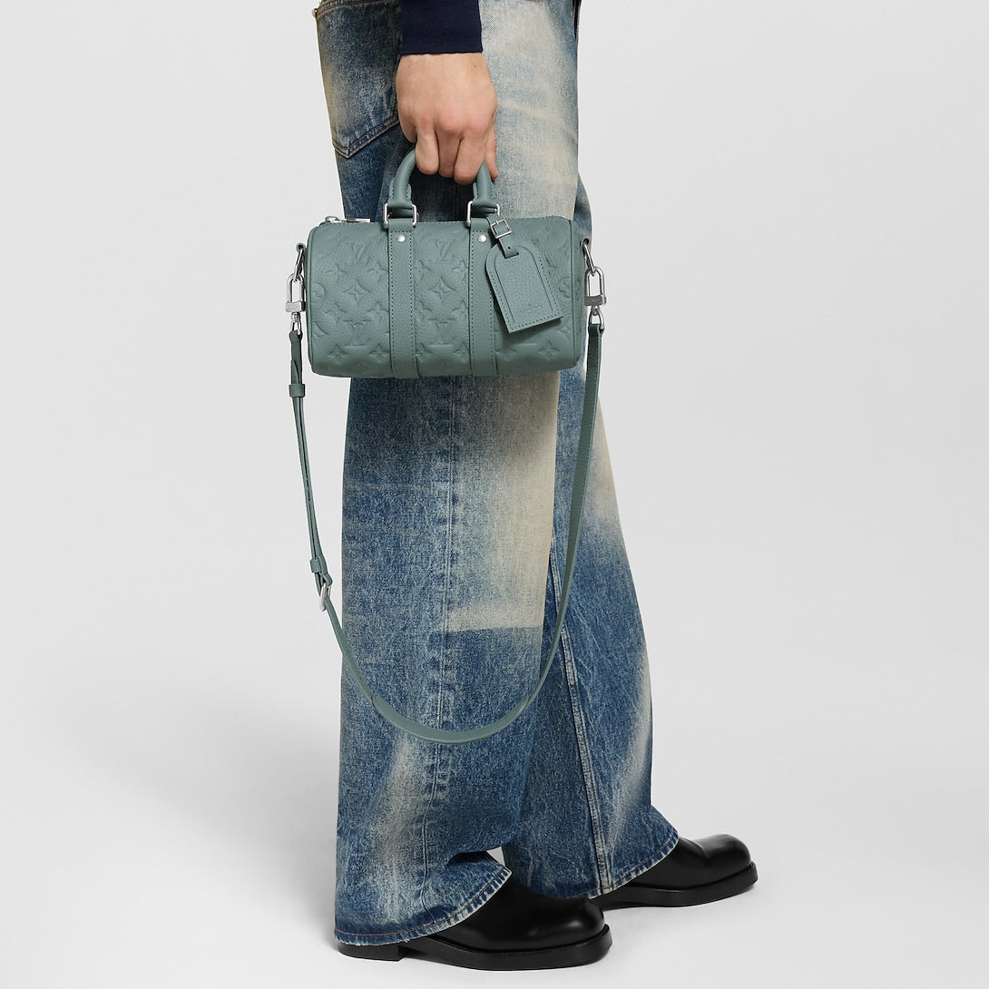 Louis Vuitton Keepall Bandoulière 25 – Monogram Empreinte Vert Sauge (Vert / Kaki)
